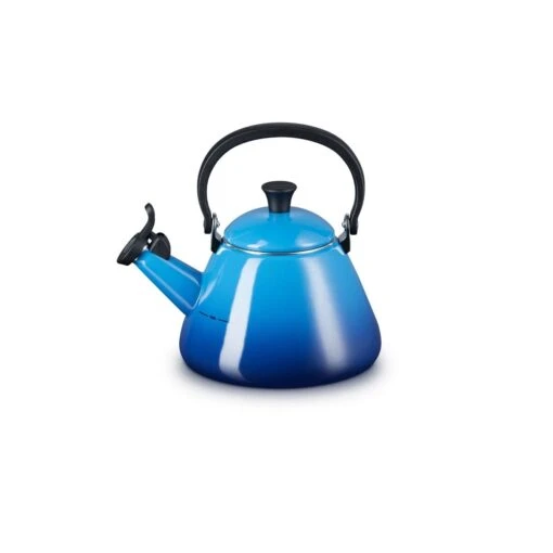 Le Creuset Kone Fluitketel 1,6 Liter Staal Azure 1 Le Creuset Kone Fluitketel 1,6 Liter Staal Azure -Big Green Egg 40101022200000