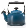 Le Creuset Tradition Fluitketel 2,1 Liter Staal Deep Teal 2 Le Creuset Tradition Fluitketel 2,1 Liter Staal Deep Teal -Big Green Egg 92000800642000 le creuset.1517493821
