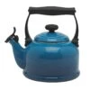 Le Creuset Tradition Fluitketel 2,1 Liter Staal Marseillebla -Big Green Egg le creuset tradition fluitketel 2 1 liter staal marseilleblauw